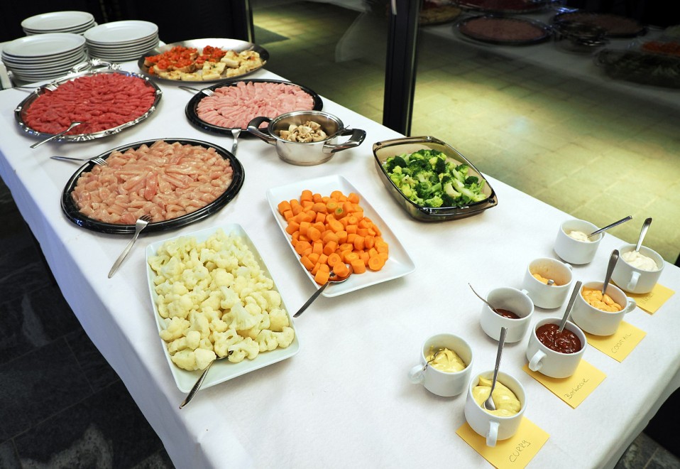 Buffet für das Fondue bourguignonne